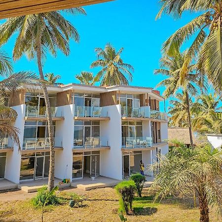 Kombo Beach Serrekunda Exterior photo
